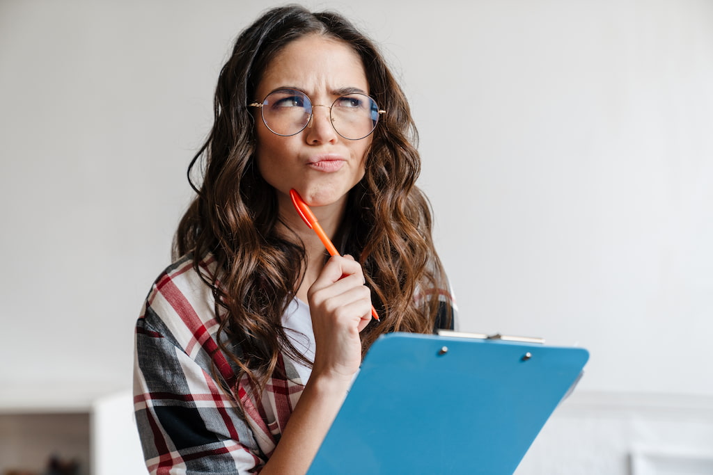 academia-ingles-sabadell-mujer-pensando